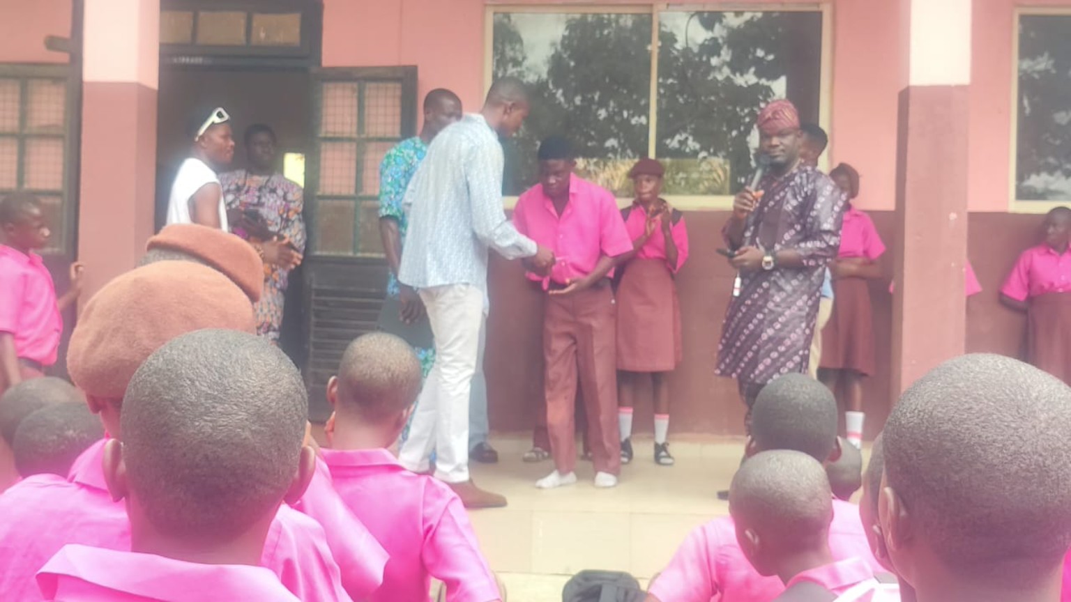 Presentation to a student at the school gathering